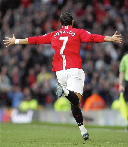 ESPN：除了续约东契奇，还需找到一位中锋配合东契奇.