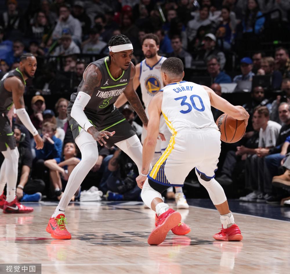 剧集围绕两 剧集围绕两